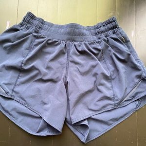 Lululemon *size 4 *inseam 4 (tall)